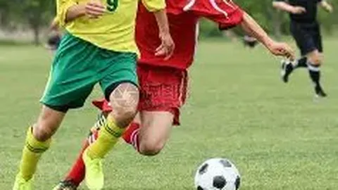 《争议升级！汪士钦熊猫杯红牌事件引热议，马德兴透露征召悬念待解》